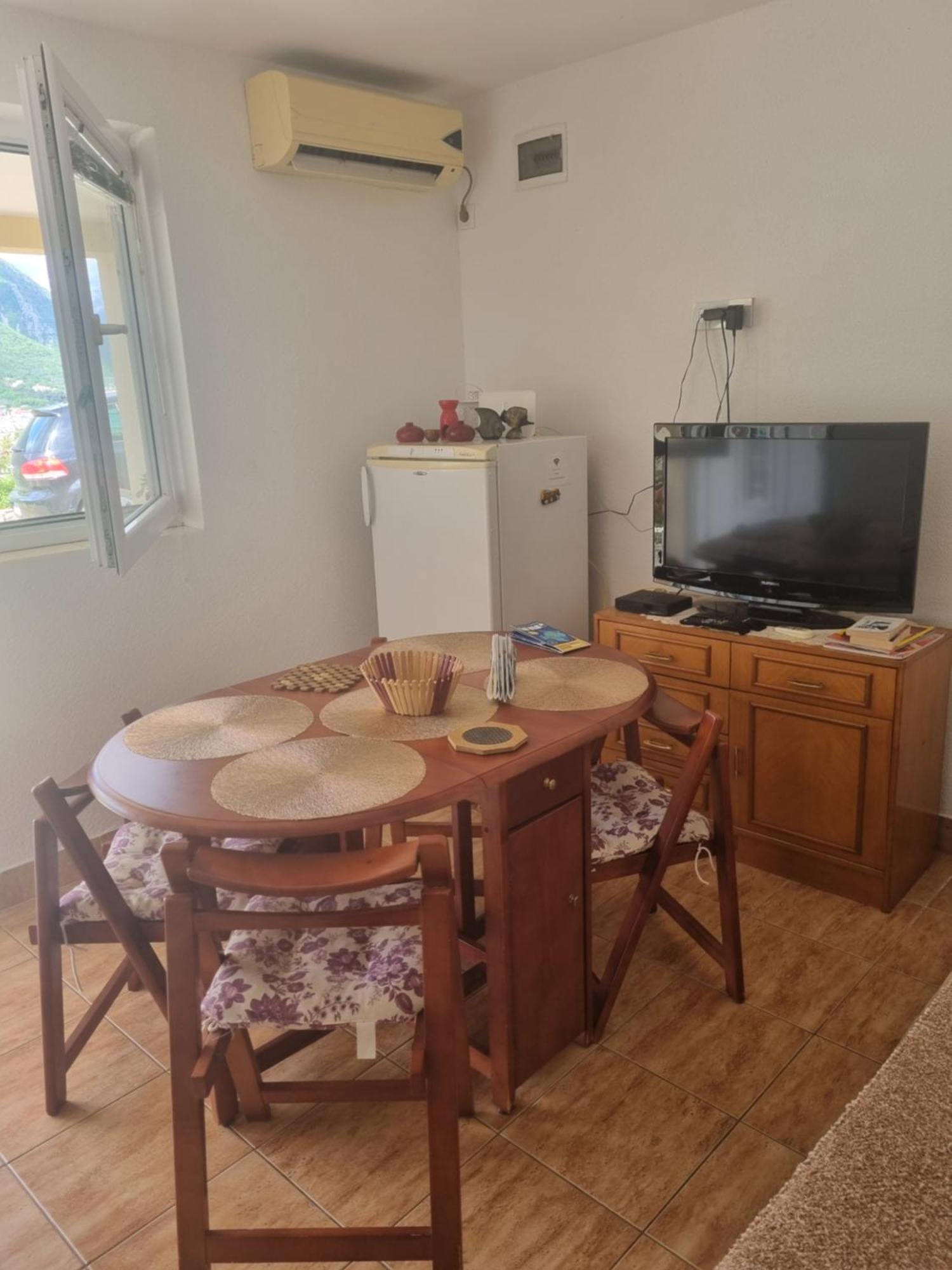 Apartment Jelena Kotor Buitenkant foto
